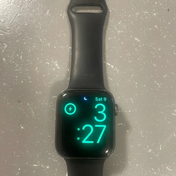 Apple Watch - Picture 1 of 4